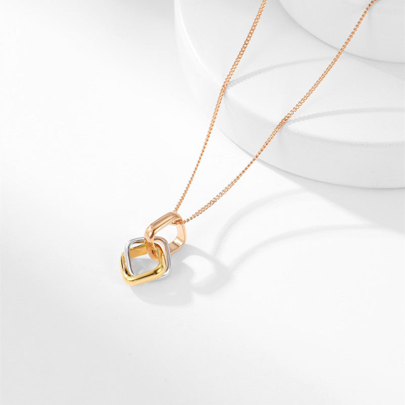 Women’s Interlocking Ring Necklace – Square Tri-Color Clavicle Chain