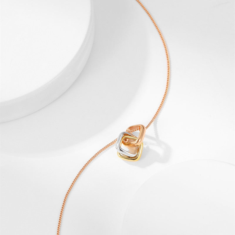 Women’s Interlocking Ring Necklace – Square Tri-Color Clavicle Chain