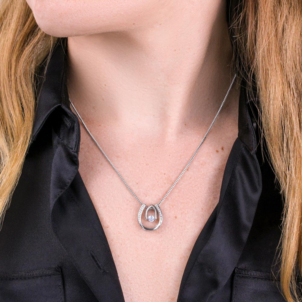 Women’s Elegant Clavicle Chain Necklace – Simple Fashion Jewelry Gift