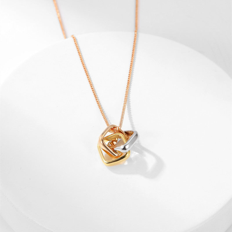Women’s Interlocking Ring Necklace – Square Tri-Color Clavicle Chain