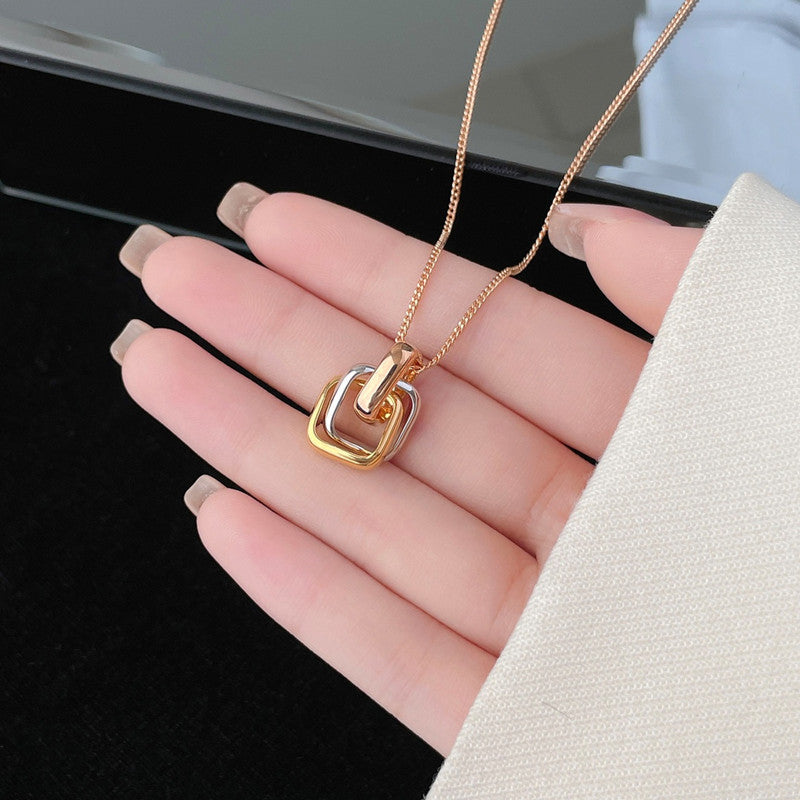 Women’s Interlocking Ring Necklace – Square Tri-Color Clavicle Chain