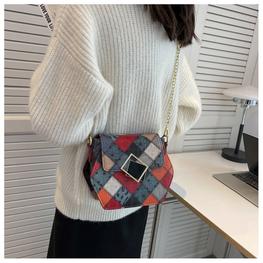 Stylish Textured Stitching Chain Small Square Bag